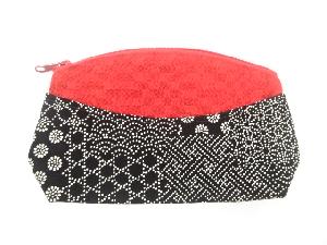 リサイクル　花古典柄模様ポーチ